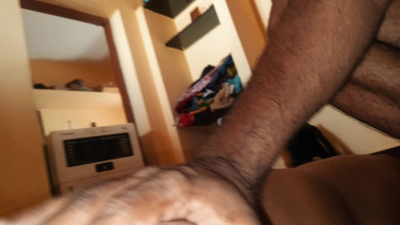 XtremeBabe: Eigengemaakte naaktshow in bed