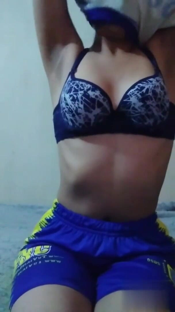 Naughtyteen8276: Seksi futbolcu zengin dans ediyor