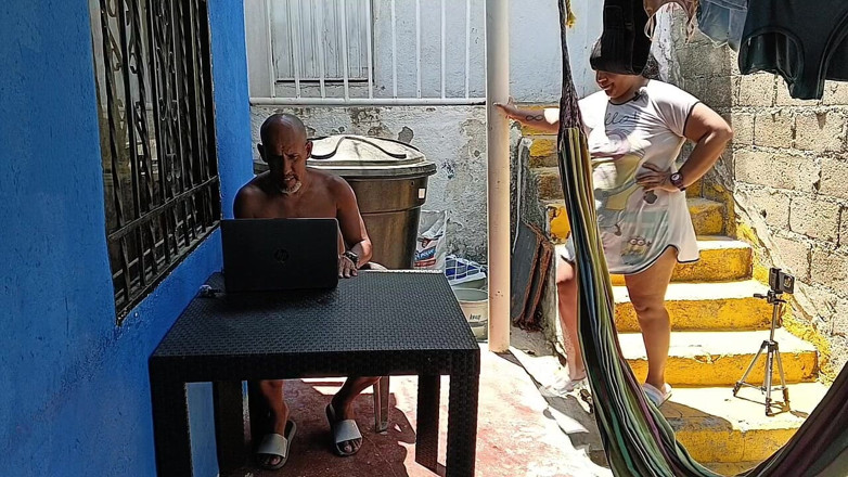 Adribella69: Làm tình ngoài trời với hàng xóm nứng, đít bự của...