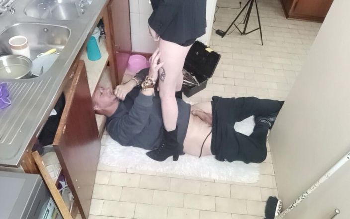 Bigjoefuckalott: Boss Lady Checking in on Me