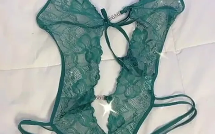 i_am_freya: ***lingerie at the Door of Your House*** Friday