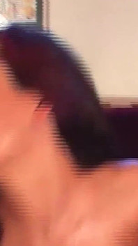 Kami Andrews Är en extremt knullbar bystig brunett som kan hantera med en trekantsknull