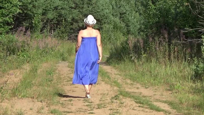 RedRoseRus: Robe D’été Nue MILF Sous Légère
