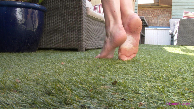 DanielleMaye: Dirty Bare Feet
