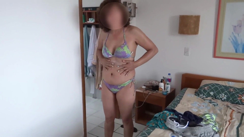Ardientes69: Di Pantai, ibu tiri menunjuk-nunjuk dan suka membuat zakar dengan...