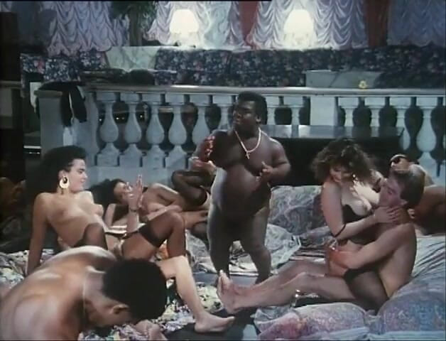 Black Sinner: Grote zwarte pik in harig poesje in de kont ... Sperma...