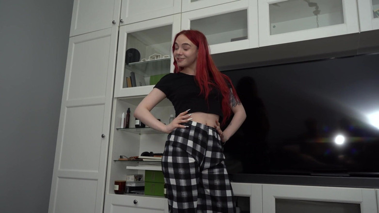 LoveHomePorn: Coed Si rambut merah tidak boleh berhenti menghisap saya