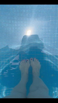 I Want a Foot Massage at the Pool