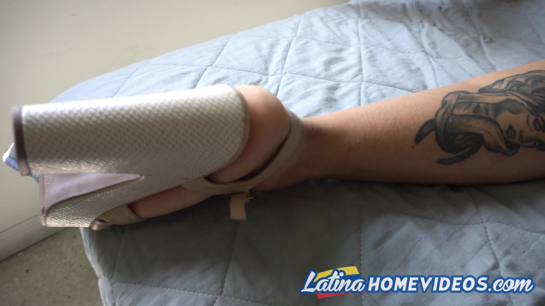 Latina Home Videos: ラティーナティーンは彼女のボーイフレンドにショーを与えます