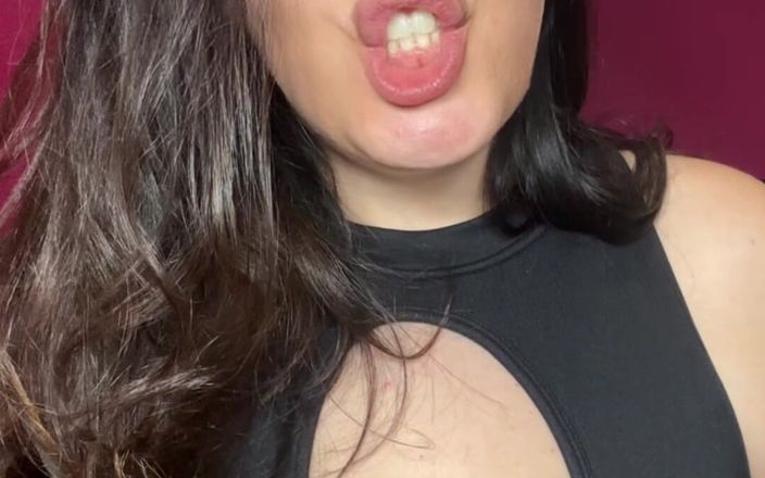 Young_strawberry: Safada milf implora por esperma e brinca com ele