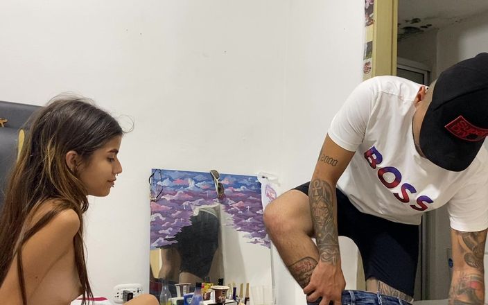 SaritaHott: Qué deliciosa mi hermanastra se masturba con su vagina virgen