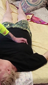 Honím si ptáka a šukám macechu do pusy, abych se na ni vystříkal