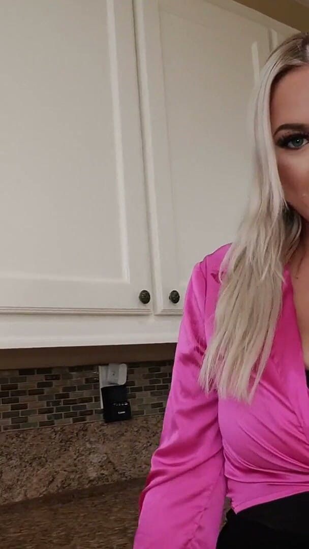 Lethal hardcore videos: Busty Alexis Kay Tosses Her Boss' Salad in POV