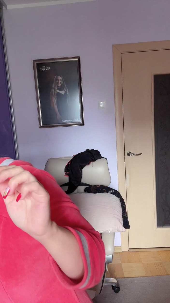 FinDom Goaldigger: Asmr comiendo banana pink lipstick - fetiche labial fetiche de comida...