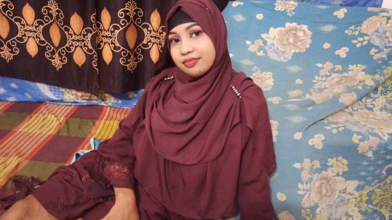 Bangla Academy: Adik tiri berhijab _toma seksi dan ngentot habis-habisan sambil nonton bokep