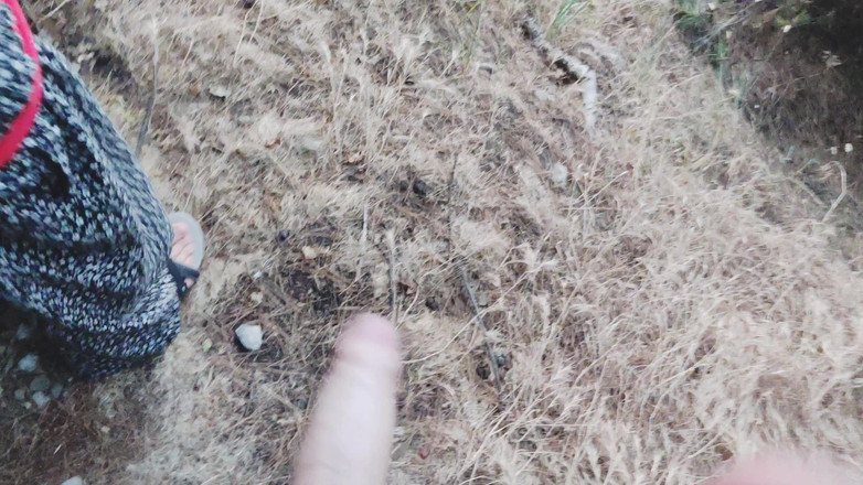 Risky Hairy Couple: Kongkek yang sangat berisiko di dalam hutan dengan pemandangan laut...
