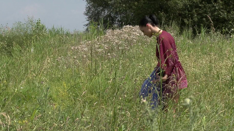 Outdoor Fucktivities: Stretch my tight anus by the lake