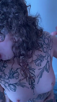 Wild Tattoo 2/3 – Můj nevlastní syn potká tatéra a chce si ho vybrat; Nakonec jsme oba tetování neměli, ale šukali jsme ji