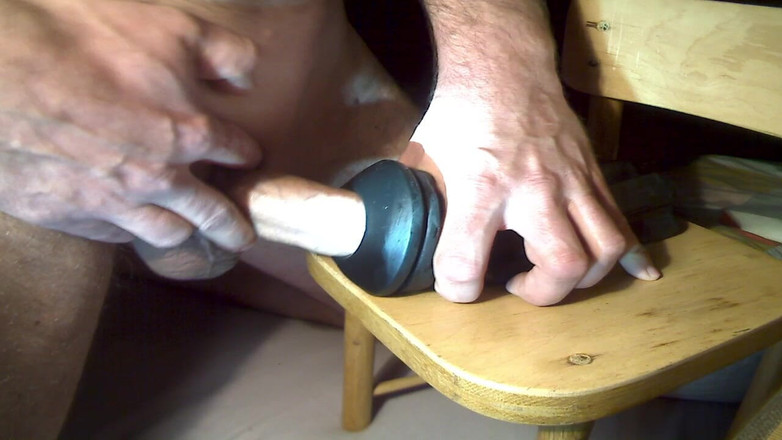 White Ukrainian Dick: Penis ingin merasakan lengan karet yang ketat, dan cum darinya!