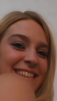Školačky s mokrými kundičkami se uspokojují