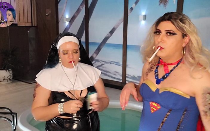 HollyCox: Superwoman y monja fumando vs120s