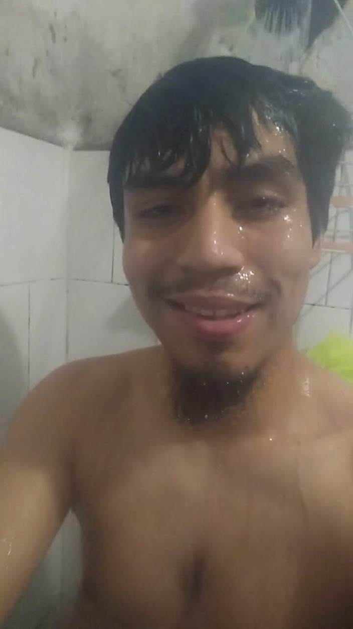 AlexAlejandro13: Finale epico nel bagno divertente