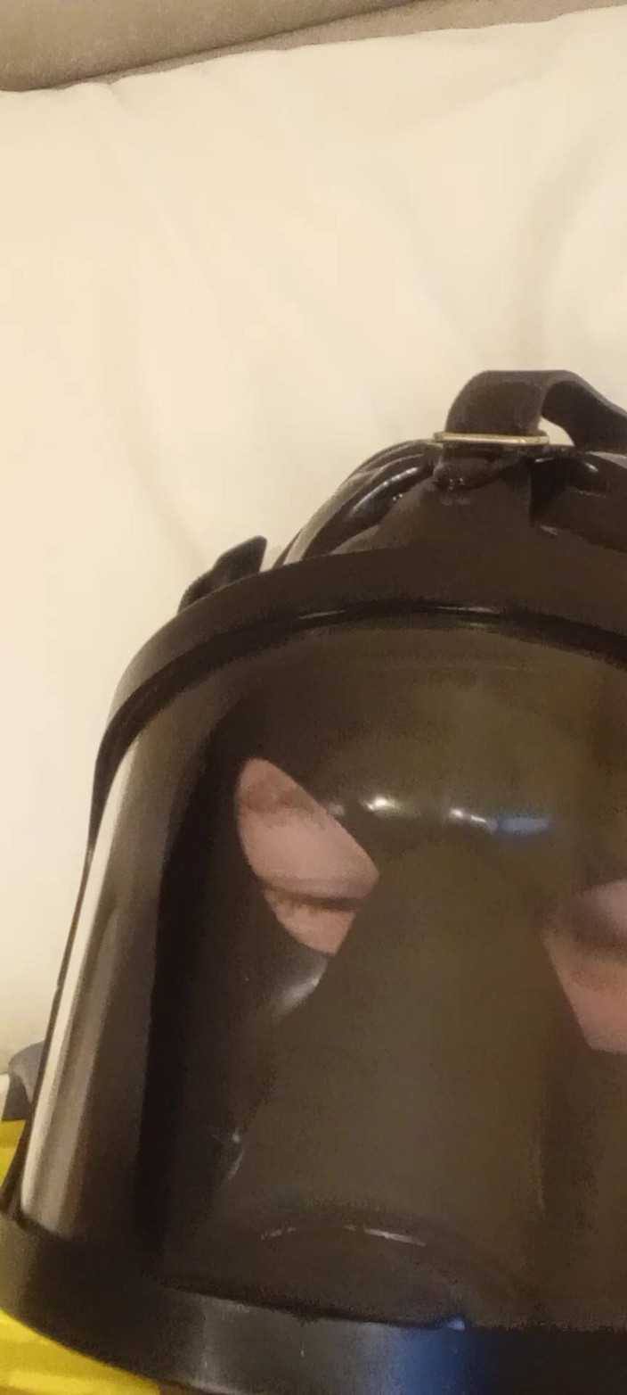 Latex Boy: Drone si cewek dengan kosinan lateks lagi asik muncrat sampai...