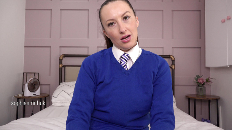 SophiaSmithUK: 痴女の生徒が教師の手コキをする