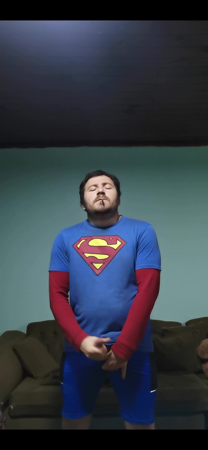 Rokkuman: Очень горячий супермен