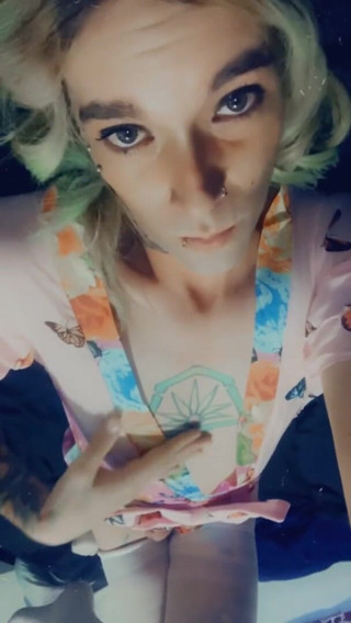 CarmenMelatonin: Kimono Kiss yang cantik