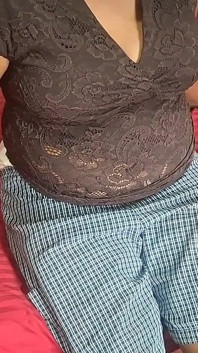 La donna delle pulizie arrapata lady da letto è così sexy