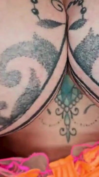 Une Belle-mère Se Fait Enculer En POV