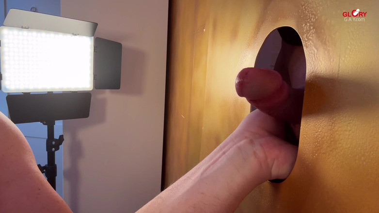 GLORYHOLEGAYS: Kontol ayah kaku kecil terangsang meledak segera - bola dipegang dan...