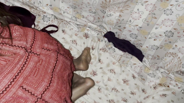 Pikaindian: Bhabhi desi panas seksi dengan cincin hidung panas bogel panas...