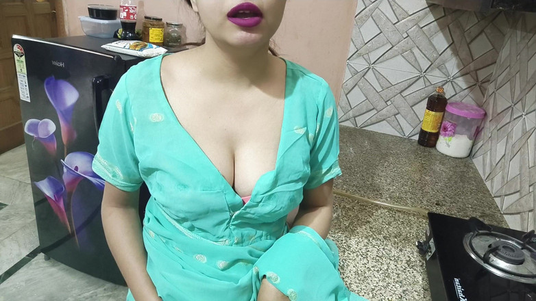 Saarabhabhi6: Gawar boy ha lasciato la ragazza del villaggio in cucina