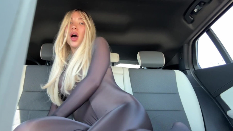 Wiss Chris: Nymphomaniac in Stocking Suit in Car in Parking Lot Cums
