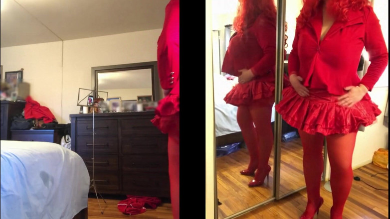 Deanna Doll: Deanna CD Panenka se svléká, dildo a natáčí její horkou...