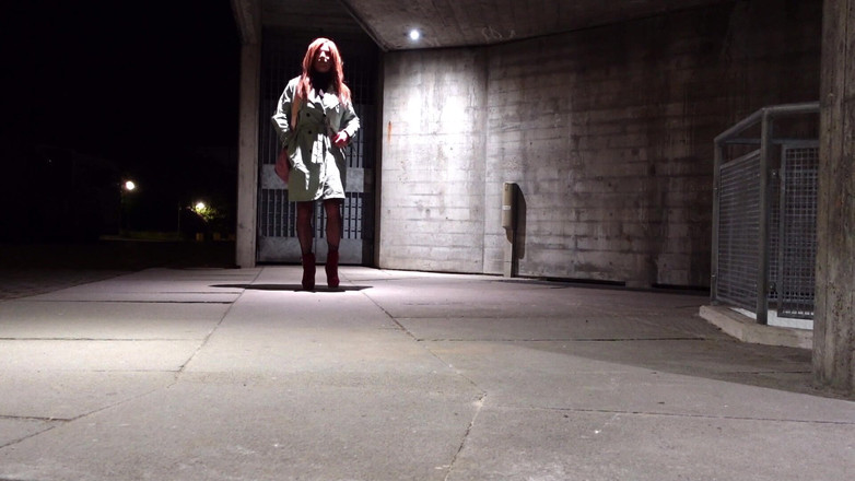 Loreley add: Crossdresser usa sua gaiola de pênis e suspensórios ao ar...
