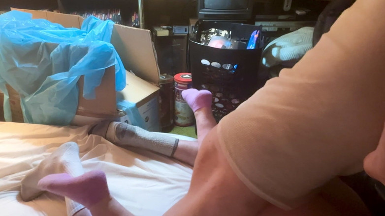 Alpha stud 4 u: 더러운 지하실 마스트레스에서 그녀를 놀리기