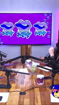 Raunchy Chat z Pięciu Gorących Latinas dzieląc się swoimi fantazjami.