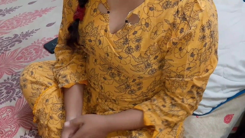 QueenbeautyQB: 私は初めての継母のおいしいマンコを見つけ、悪い継母の継母のタイトなマンコを犯し、私のペニスを彼女のお尻に挿入しました