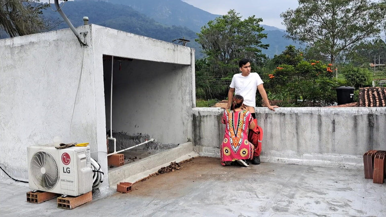 Aly: El empleado chupa al mantenimiento - parte 1