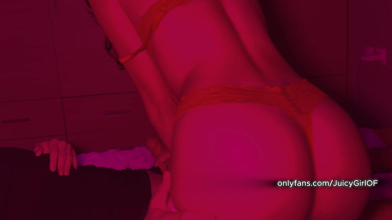 JuicyGirl: Meine heiße stiefschwester war so geil, dass sie mich mit...