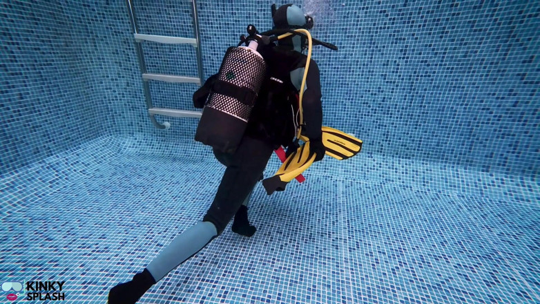 UKCuteGirl Lucy Lauren: Scuba Skills Underwater Training Session