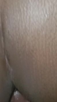 Stiefvader neukt poesje schattig tienermeisje