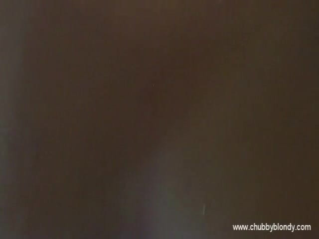 Chubby Blondy: Chubby blonde MILF loves anal sex!