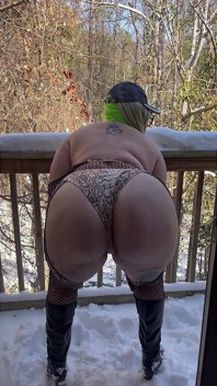 흑형 대물 에게 따먹히는 핫한 금발 밀프