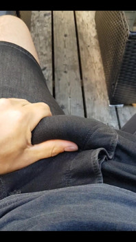 Who likes outside wank?
