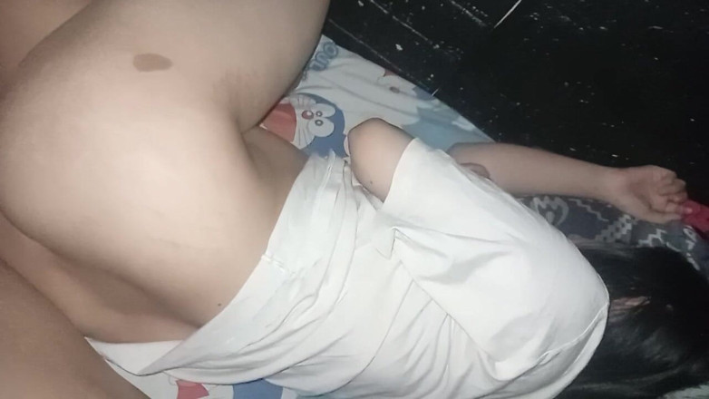 Famly sex: Neuken met een blanke Aziatische engel