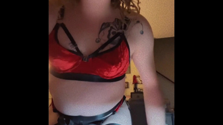 Grey goddess studios: Vue de face